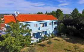 Sara Apartments
